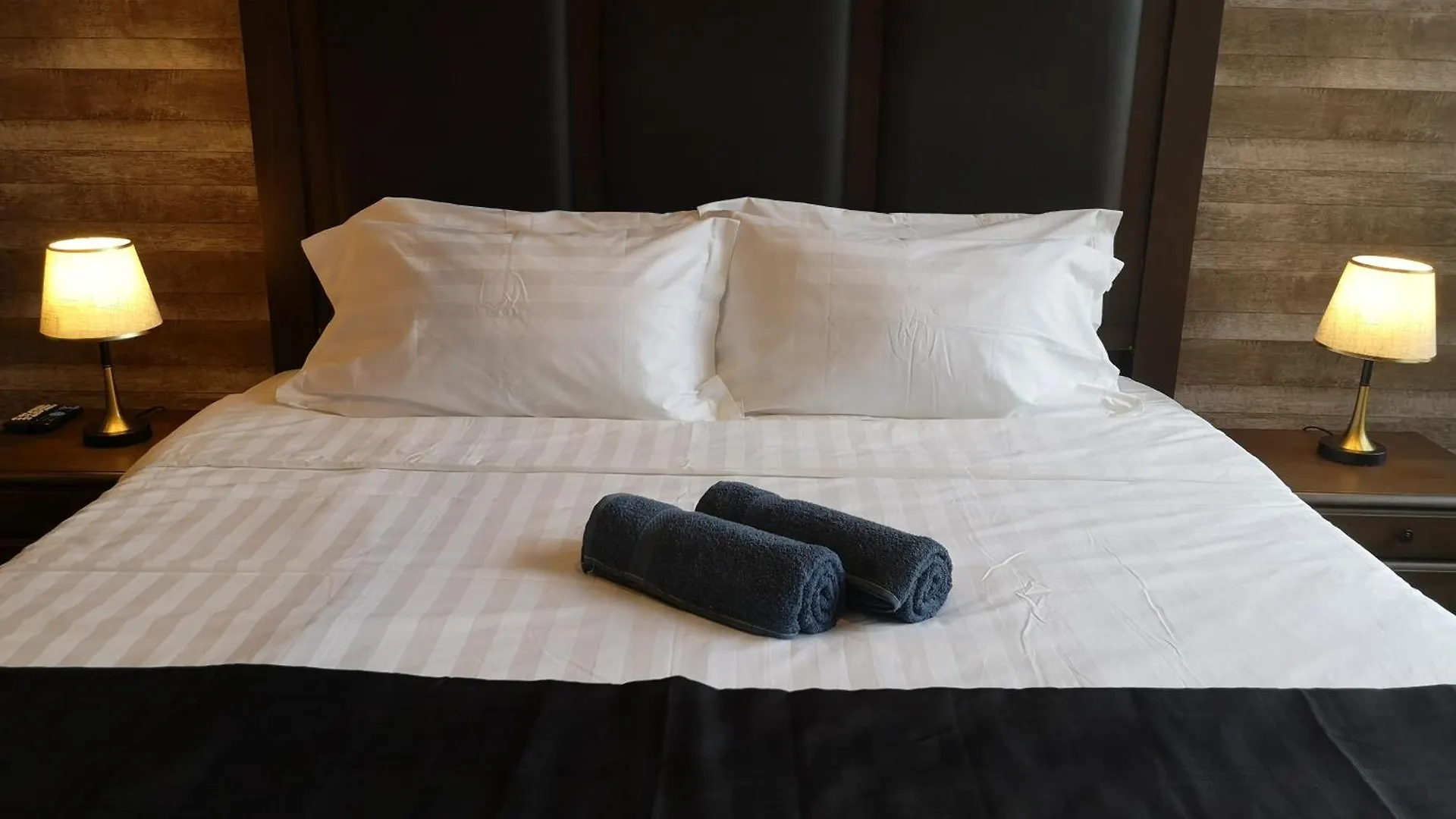 Romantic Log Cabin - Walk To Kl Tower, Klcc, Bukit Bintang Kuala Lumpur Malezya